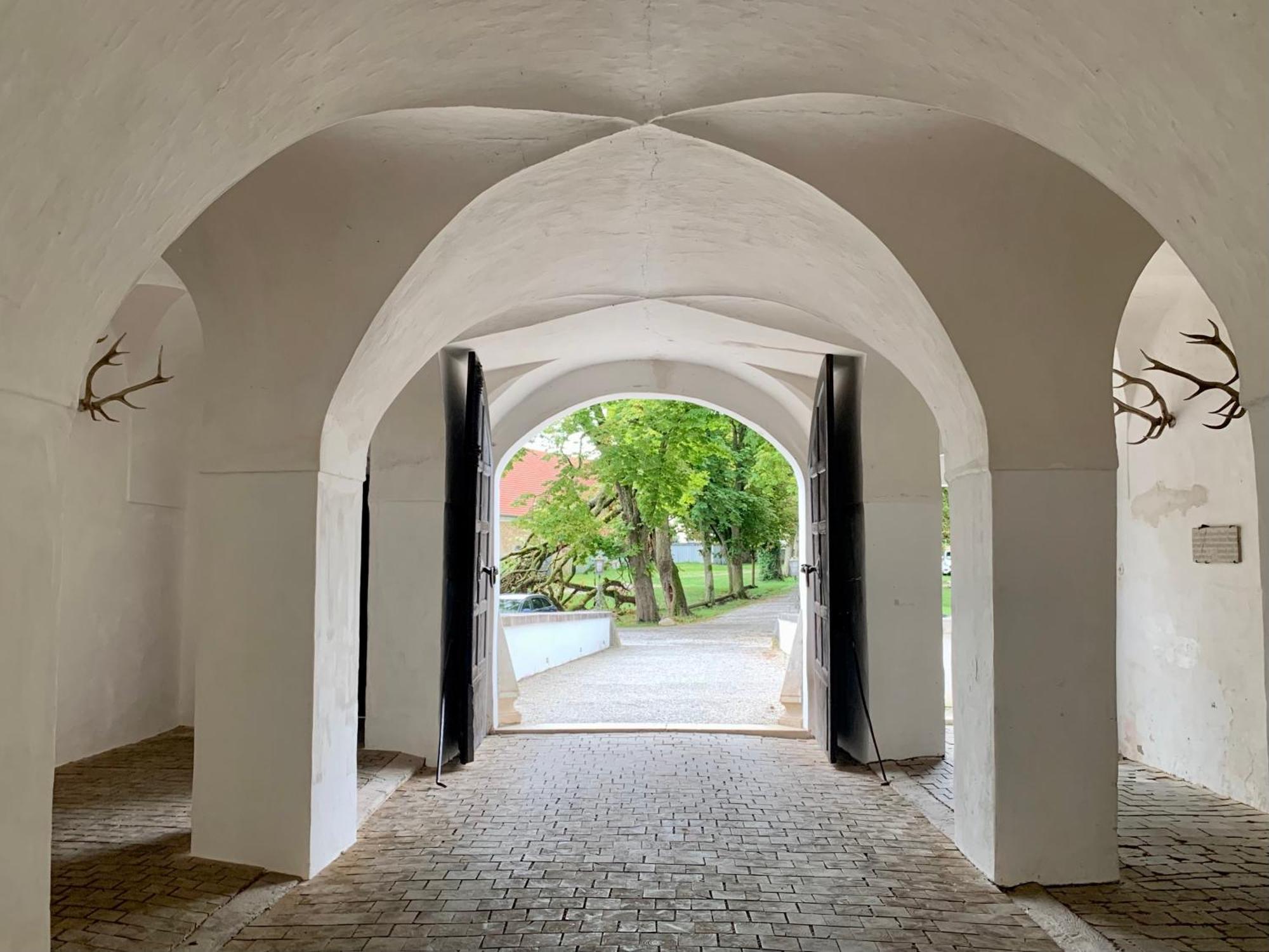 Wohnen Im Wasserschloss Sandizell Шробенхаузен Екстериор снимка